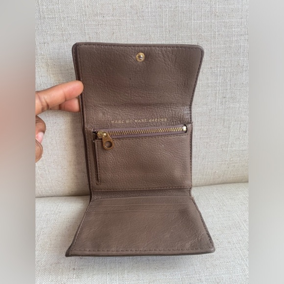 Marc by Marc Jacob Trifold Wallet In Taupe - Picture 2 of 5